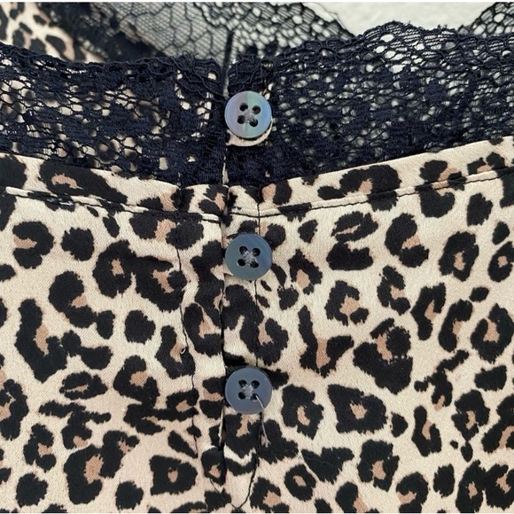 ABERCROMBIE & FITCH - Picture 1 of 5